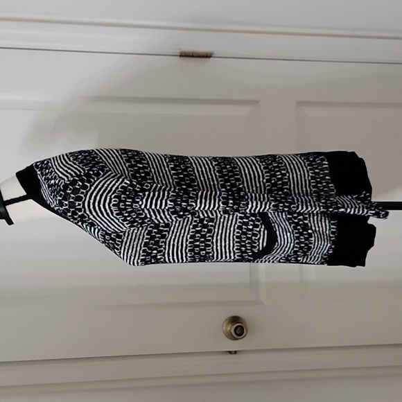 MOD Lusive Size S Black & White Cardigan Sweater with Pockets, Gently Used Cond. - Picture 4 of 12